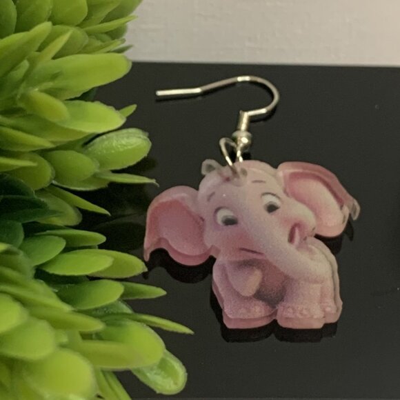 Elephant Earring, Elephant Jewelry, Gift Idea, Teacher Earring, Silly Earring - Picture 2 of 4